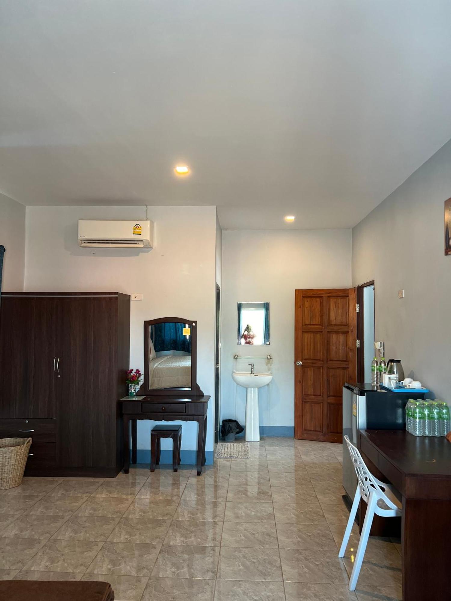 Nare Guest House Koh Lanta Exterior photo