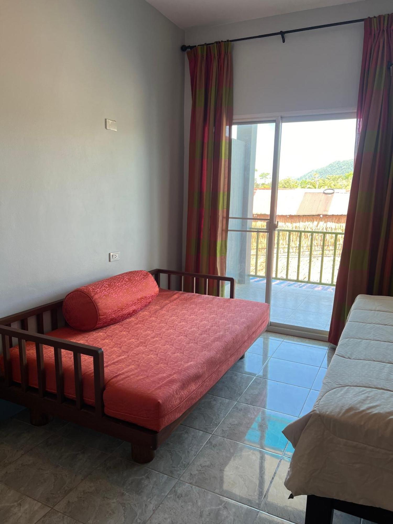 Nare Guest House Koh Lanta Exterior photo